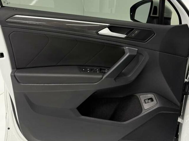 Білий Фольксваген Тігуан, об'ємом двигуна 1.97 л та пробігом 40 тис. км за 31500 $, фото 31 на Automoto.ua