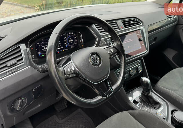 Білий Фольксваген Тігуан, об'ємом двигуна 1.97 л та пробігом 100 тис. км за 28500 $, фото 29 на Automoto.ua