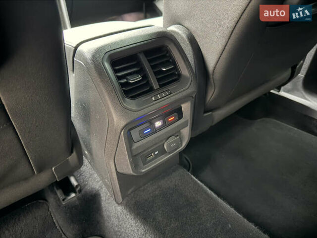 Белый Фольксваген Тигуан, объемом двигателя 2 л и пробегом 245 тыс. км за 28800 $, фото 44 на Automoto.ua