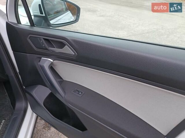 Белый Фольксваген Тигуан, объемом двигателя 1.98 л и пробегом 57 тыс. км за 18900 $, фото 17 на Automoto.ua