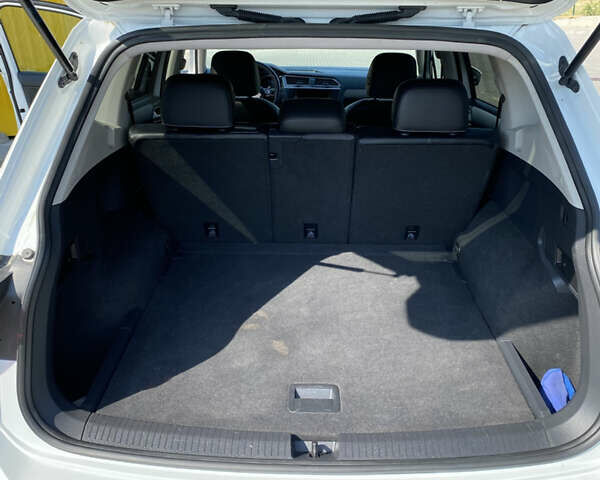 Білий Фольксваген Тігуан, об'ємом двигуна 0 л та пробігом 93 тис. км за 21500 $, фото 13 на Automoto.ua