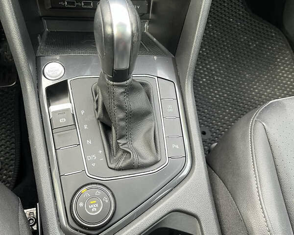 Белый Фольксваген Тигуан, объемом двигателя 0 л и пробегом 43 тыс. км за 22400 $, фото 18 на Automoto.ua