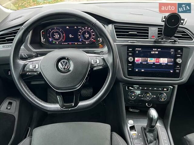 Белый Фольксваген Тигуан, объемом двигателя 1.97 л и пробегом 43 тыс. км за 26900 $, фото 34 на Automoto.ua