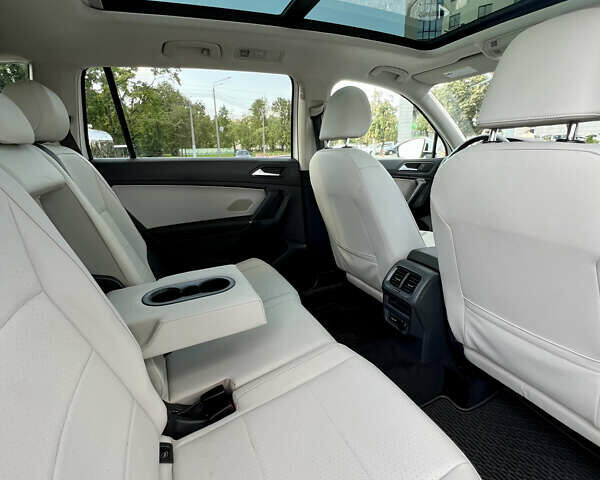 Белый Фольксваген Тигуан, объемом двигателя 2 л и пробегом 73 тыс. км за 22999 $, фото 14 на Automoto.ua