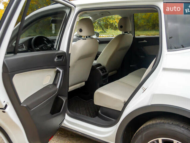 Белый Фольксваген Тигуан, объемом двигателя 1.98 л и пробегом 57 тыс. км за 18900 $, фото 7 на Automoto.ua