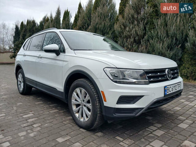 Белый Фольксваген Тигуан, объемом двигателя 2 л и пробегом 143 тыс. км за 17850 $, фото 1 на Automoto.ua
