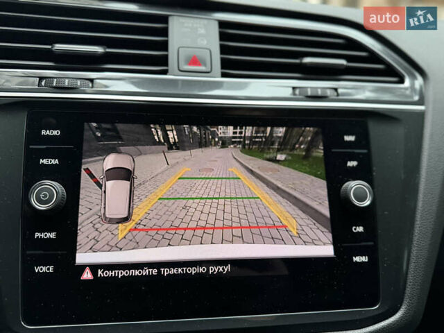 Белый Фольксваген Тигуан, объемом двигателя 2 л и пробегом 245 тыс. км за 28800 $, фото 63 на Automoto.ua