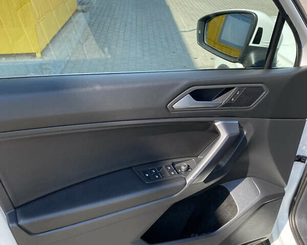 Білий Фольксваген Тігуан, об'ємом двигуна 0 л та пробігом 93 тис. км за 21500 $, фото 10 на Automoto.ua