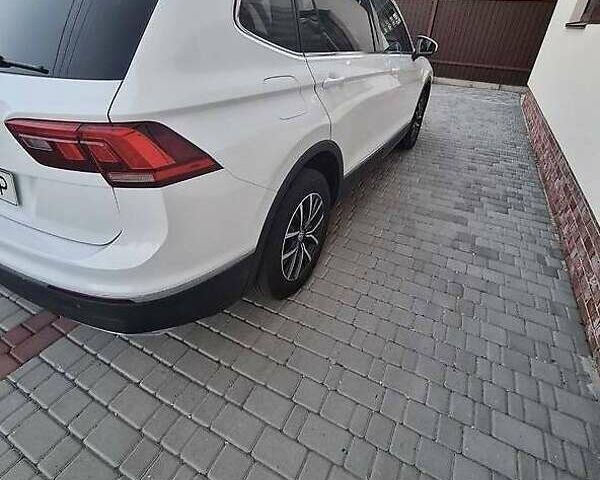 Белый Фольксваген Тигуан, объемом двигателя 2 л и пробегом 79 тыс. км за 17000 $, фото 5 на Automoto.ua