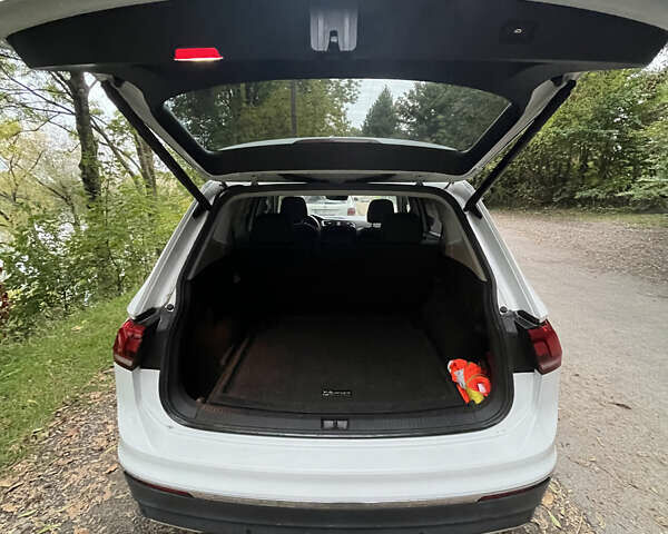 Белый Фольксваген Тигуан, объемом двигателя 1.98 л и пробегом 48 тыс. км за 23000 $, фото 5 на Automoto.ua