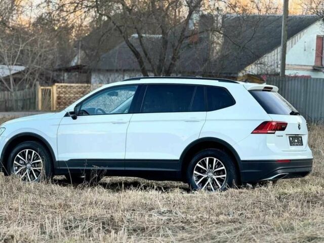 Білий Фольксваген Тігуан, об'ємом двигуна 8 л та пробігом 75 тис. км за 14999 $, фото 6 на Automoto.ua