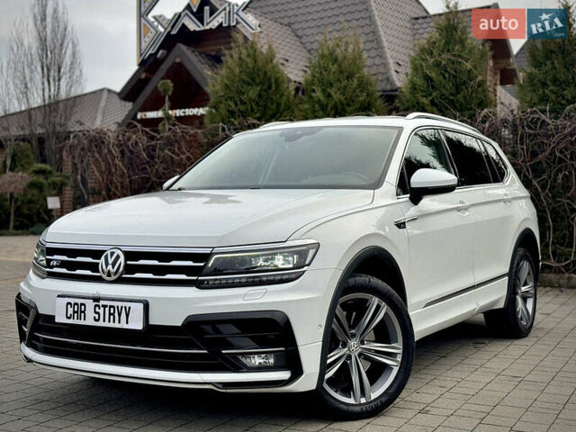 Білий Фольксваген Тігуан, об'ємом двигуна 2 л та пробігом 186 тис. км за 29999 $, фото 2 на Automoto.ua