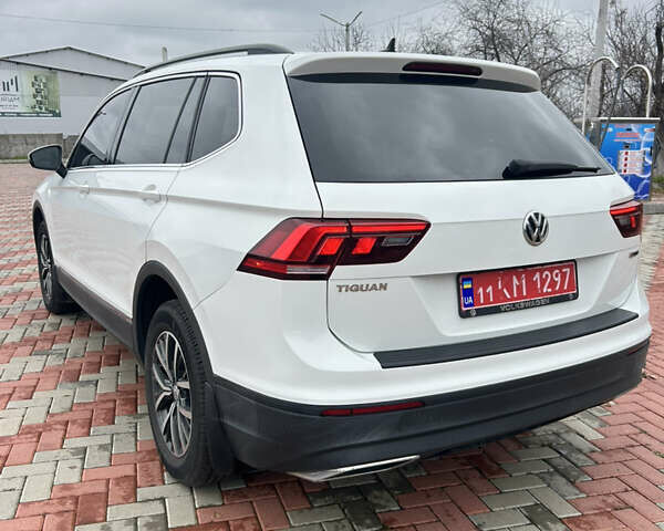 Белый Фольксваген Тигуан, объемом двигателя 0 л и пробегом 82 тыс. км за 21500 $, фото 5 на Automoto.ua