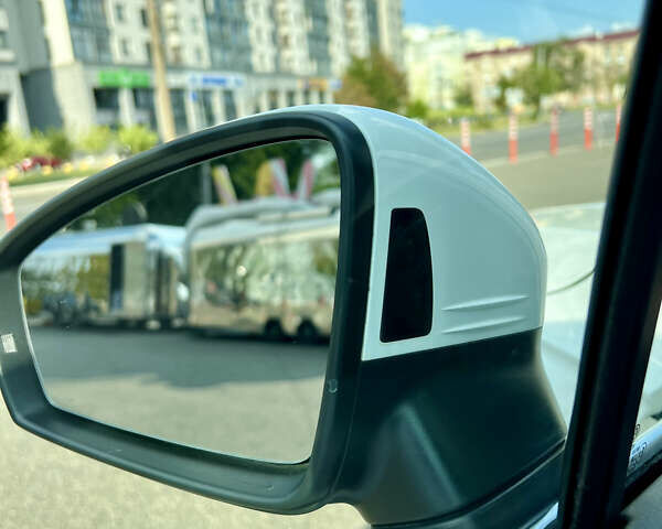 Белый Фольксваген Тигуан, объемом двигателя 2 л и пробегом 73 тыс. км за 22999 $, фото 13 на Automoto.ua