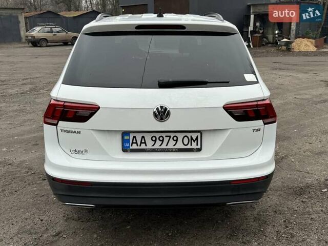 Белый Фольксваген Тигуан, объемом двигателя 2 л и пробегом 99 тыс. км за 17200 $, фото 4 на Automoto.ua