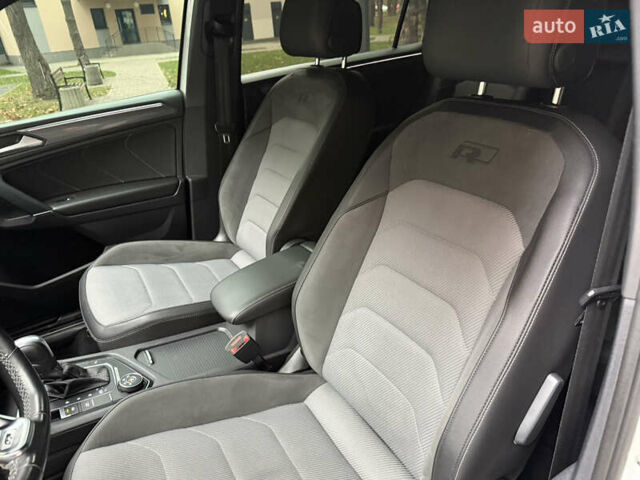 Белый Фольксваген Тигуан, объемом двигателя 2 л и пробегом 245 тыс. км за 28800 $, фото 33 на Automoto.ua