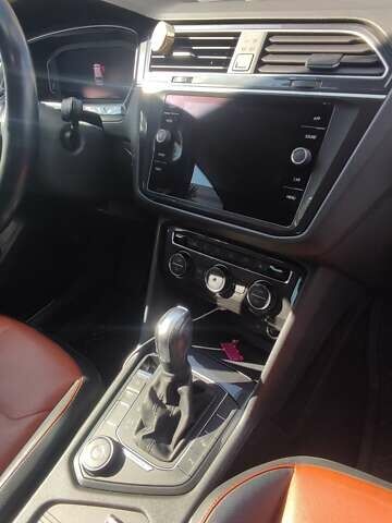 Белый Фольксваген Тигуан, объемом двигателя 1.97 л и пробегом 98 тыс. км за 30000 $, фото 9 на Automoto.ua