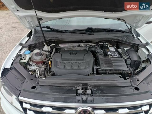 Белый Фольксваген Тигуан, объемом двигателя 1.98 л и пробегом 57 тыс. км за 18900 $, фото 19 на Automoto.ua