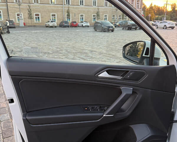 Білий Фольксваген Тігуан, об'ємом двигуна 1.98 л та пробігом 54 тис. км за 23700 $, фото 9 на Automoto.ua