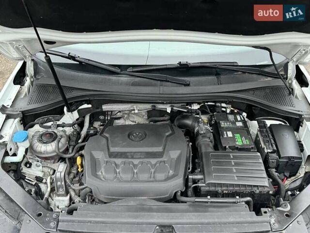 Белый Фольксваген Тигуан, объемом двигателя 2 л и пробегом 99 тыс. км за 17200 $, фото 9 на Automoto.ua