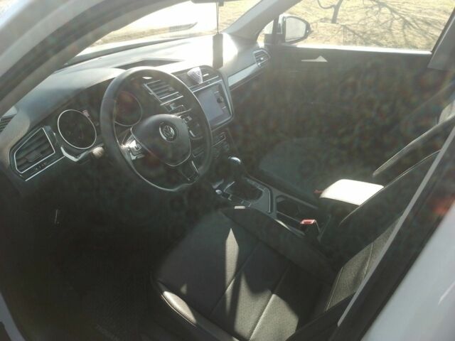 Білий Фольксваген Тігуан, об'ємом двигуна 2 л та пробігом 50 тис. км за 26500 $, фото 3 на Automoto.ua