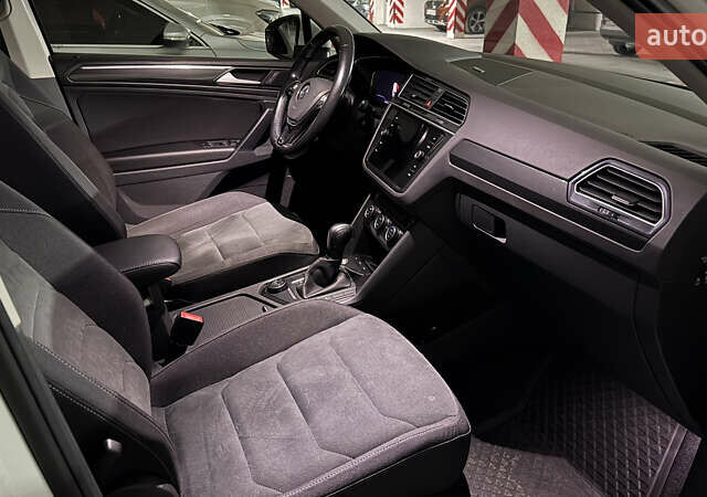 Білий Фольксваген Тігуан, об'ємом двигуна 1.97 л та пробігом 100 тис. км за 28500 $, фото 21 на Automoto.ua