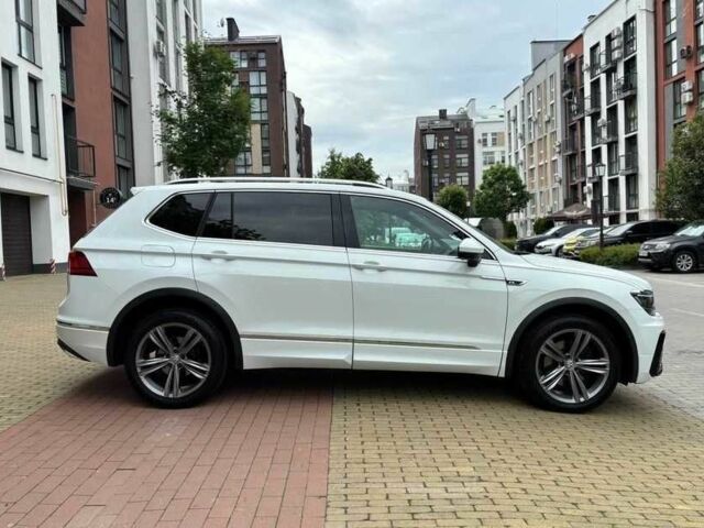 Белый Фольксваген Тигуан, объемом двигателя 2 л и пробегом 38 тыс. км за 18150 $, фото 2 на Automoto.ua