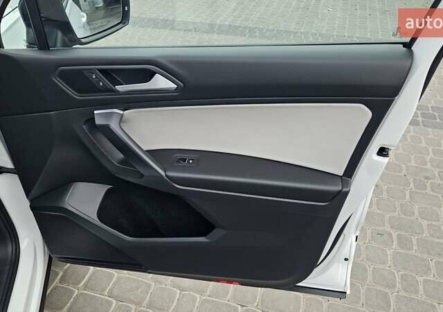 Белый Фольксваген Тигуан, объемом двигателя 1.98 л и пробегом 187 тыс. км за 21900 $, фото 37 на Automoto.ua