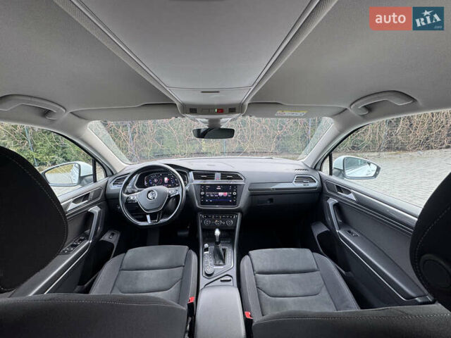 Білий Фольксваген Тігуан, об'ємом двигуна 2 л та пробігом 186 тис. км за 29999 $, фото 37 на Automoto.ua