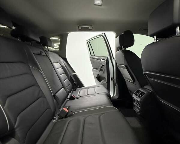 Білий Фольксваген Тігуан, об'ємом двигуна 1.97 л та пробігом 40 тис. км за 31500 $, фото 34 на Automoto.ua