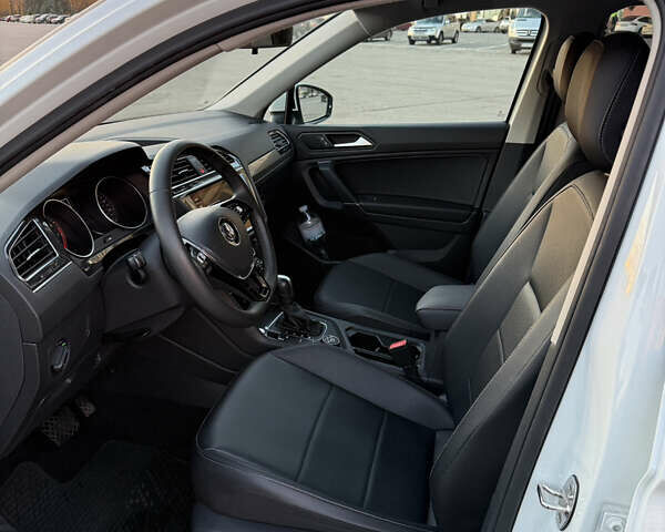 Білий Фольксваген Тігуан, об'ємом двигуна 1.98 л та пробігом 54 тис. км за 23700 $, фото 8 на Automoto.ua