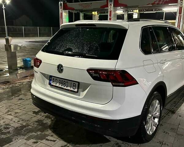 Білий Фольксваген Тігуан, об'ємом двигуна 1.97 л та пробігом 232 тис. км за 31799 $, фото 4 на Automoto.ua