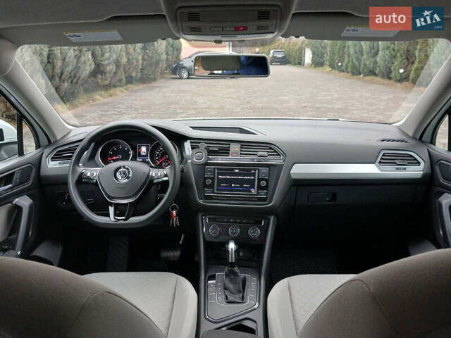 Белый Фольксваген Тигуан, объемом двигателя 2 л и пробегом 143 тыс. км за 17850 $, фото 14 на Automoto.ua