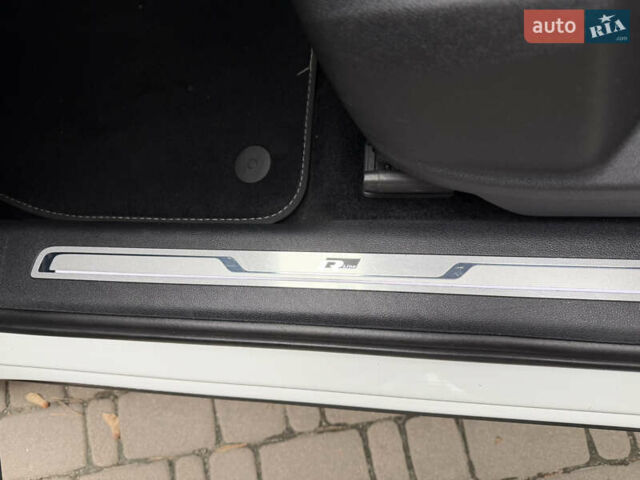 Белый Фольксваген Тигуан, объемом двигателя 2 л и пробегом 245 тыс. км за 28800 $, фото 38 на Automoto.ua