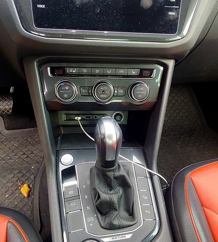 Белый Фольксваген Тигуан, объемом двигателя 2 л и пробегом 98 тыс. км за 29000 $, фото 10 на Automoto.ua