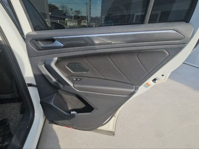 Белый Фольксваген Тигуан, объемом двигателя 2 л и пробегом 43 тыс. км за 19900 $, фото 23 на Automoto.ua