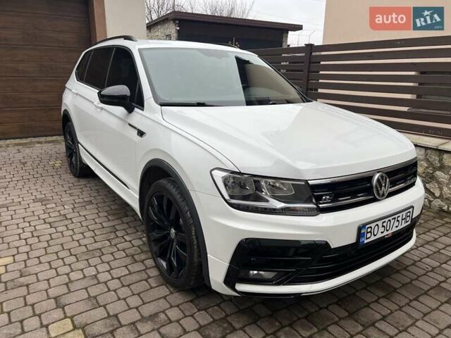 Белый Фольксваген Тигуан, объемом двигателя 1.98 л и пробегом 127 тыс. км за 26200 $, фото 2 на Automoto.ua