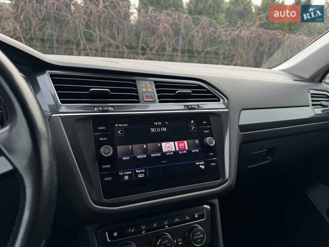 Білий Фольксваген Тігуан, об'ємом двигуна 2 л та пробігом 186 тис. км за 29999 $, фото 63 на Automoto.ua