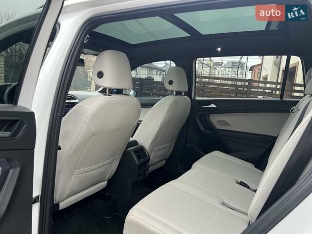 Белый Фольксваген Тигуан, объемом двигателя 1.98 л и пробегом 127 тыс. км за 26200 $, фото 18 на Automoto.ua