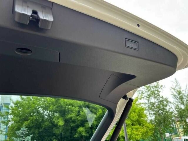 Белый Фольксваген Тигуан, объемом двигателя 2 л и пробегом 38 тыс. км за 18150 $, фото 13 на Automoto.ua