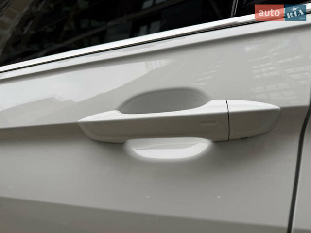 Белый Фольксваген Тигуан, объемом двигателя 2 л и пробегом 245 тыс. км за 28800 $, фото 19 на Automoto.ua