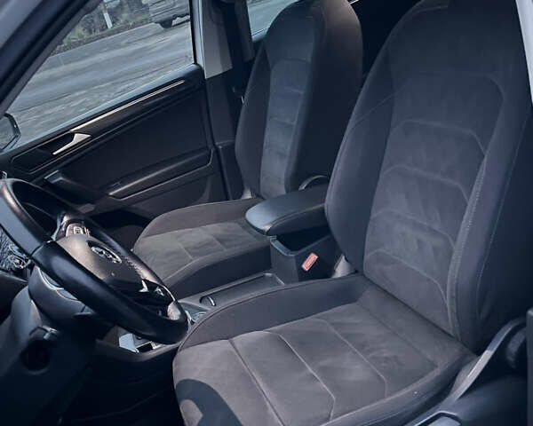 Білий Фольксваген Тігуан, об'ємом двигуна 1.97 л та пробігом 75 тис. км за 28000 $, фото 1 на Automoto.ua