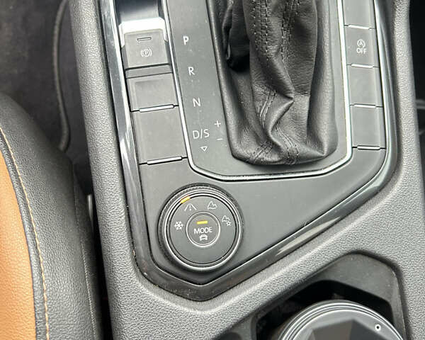 Белый Фольксваген Тигуан, объемом двигателя 0 л и пробегом 82 тыс. км за 21500 $, фото 14 на Automoto.ua