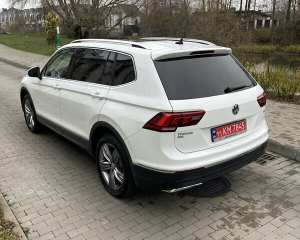 Белый Фольксваген Тигуан, объемом двигателя 0 л и пробегом 76 тыс. км за 22700 $, фото 8 на Automoto.ua
