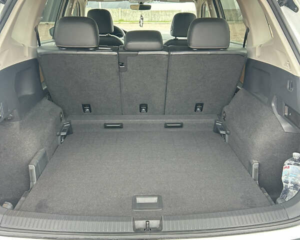 Белый Фольксваген Тигуан, объемом двигателя 0 л и пробегом 82 тыс. км за 21500 $, фото 18 на Automoto.ua