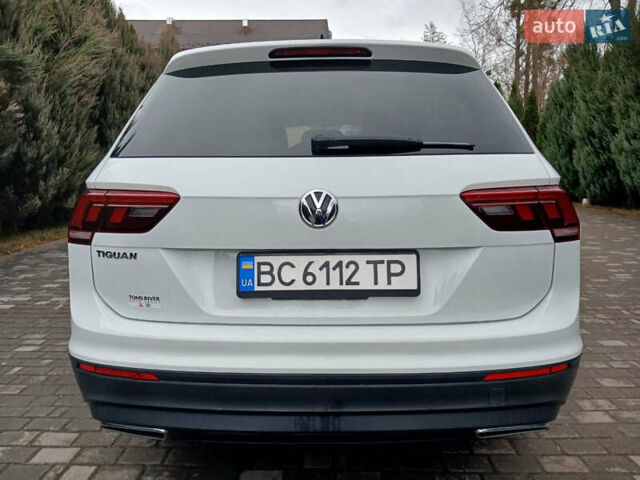Белый Фольксваген Тигуан, объемом двигателя 2 л и пробегом 143 тыс. км за 17850 $, фото 5 на Automoto.ua