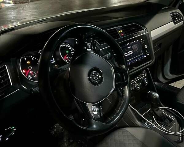 Білий Фольксваген Тігуан, об'ємом двигуна 1.97 л та пробігом 232 тис. км за 31799 $, фото 7 на Automoto.ua