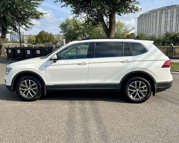 Белый Фольксваген Тигуан, объемом двигателя 2 л и пробегом 73 тыс. км за 22999 $, фото 7 на Automoto.ua