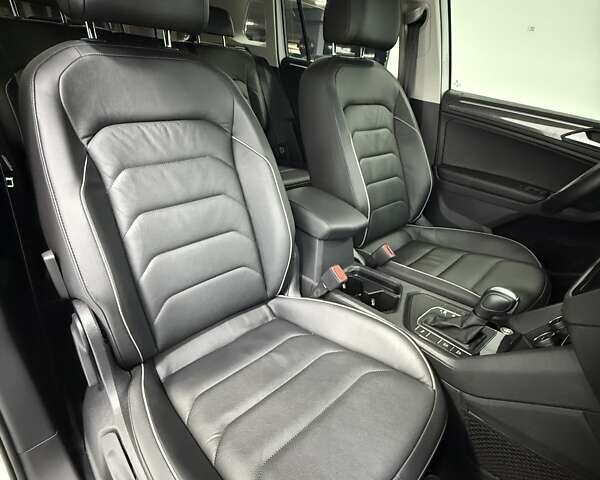 Білий Фольксваген Тігуан, об'ємом двигуна 1.97 л та пробігом 40 тис. км за 31500 $, фото 23 на Automoto.ua