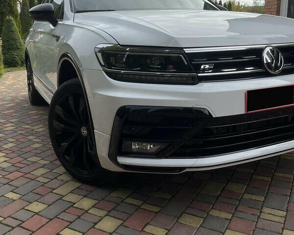 Белый Фольксваген Тигуан, объемом двигателя 0 л и пробегом 43 тыс. км за 22400 $, фото 9 на Automoto.ua